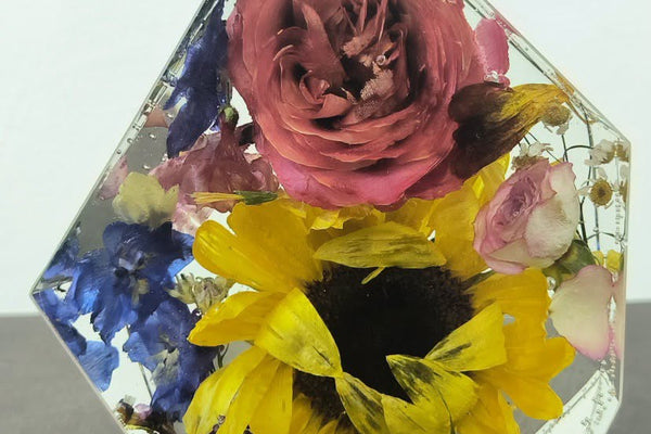 How to Preserve Your Wedding Bouquet: 7 Beautiful Ideas